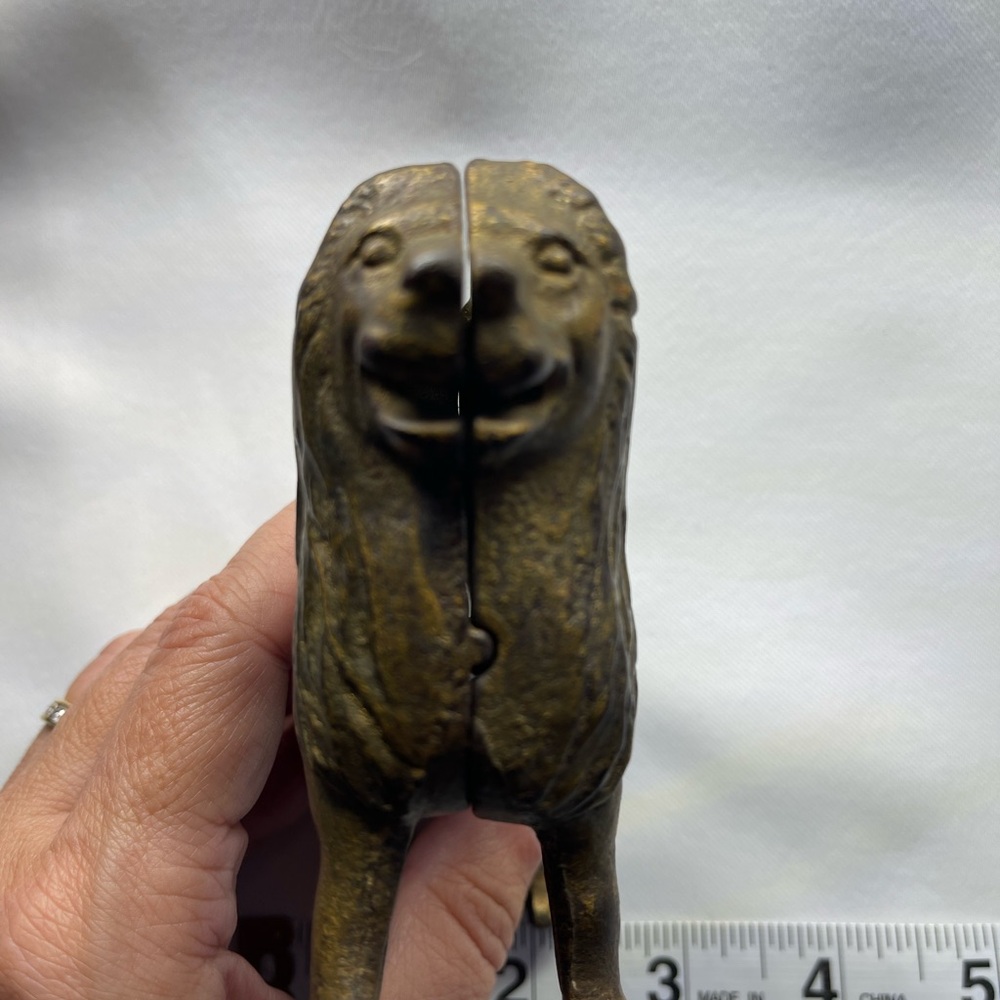 Vintage / Antique 1920’s Cast Iron Lion Bank - Picture 8 of 14